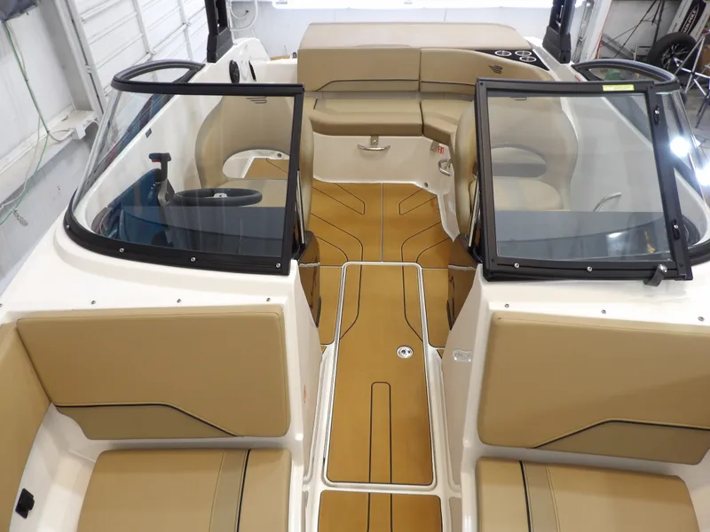 Slide: The Image of Bayliner V20i 2026 - 22