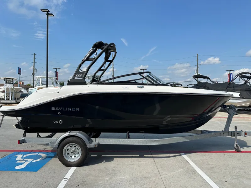 Slide: The Image of Bayliner V20i 2026 - 28
