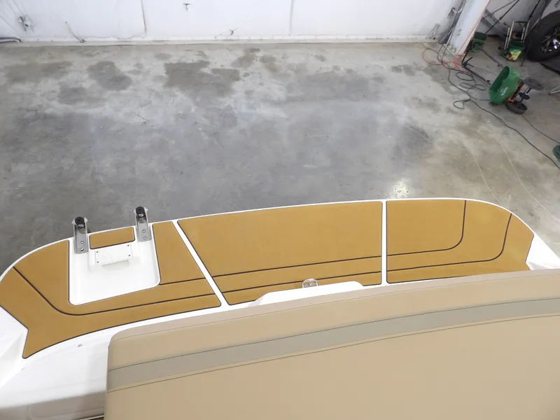 Slide: The Image of Bayliner V20i 2026 - 14