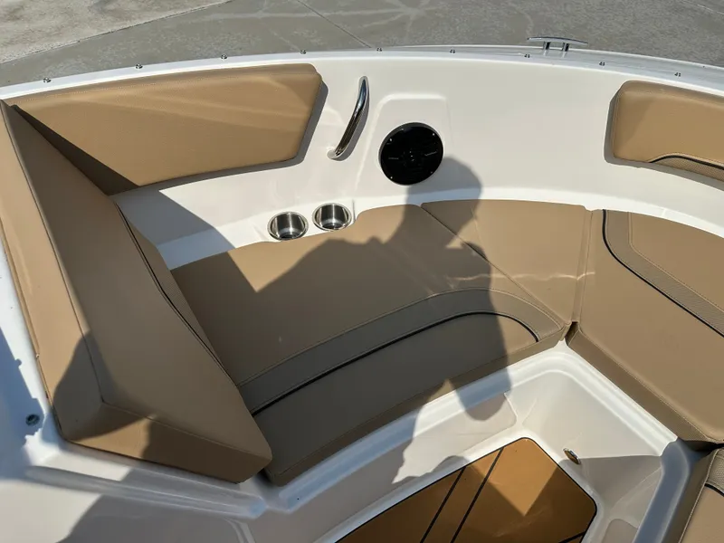 Slide: The Image of Bayliner V20i 2026 - 47