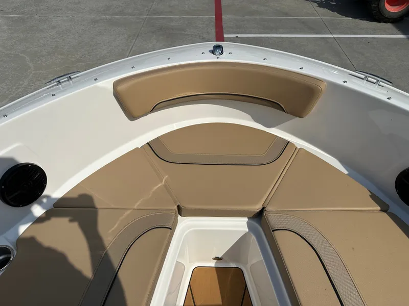 Slide: The Image of Bayliner V20i 2026 - 48