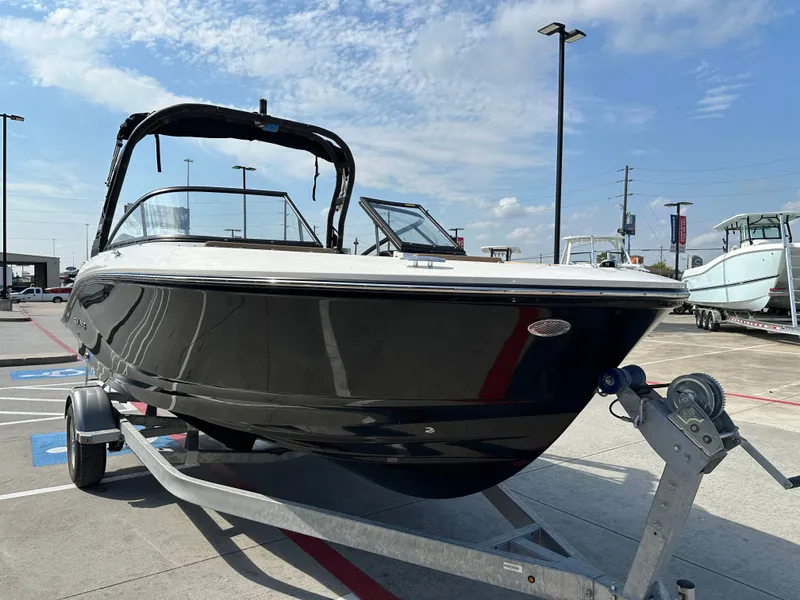 Slide: The Image of Bayliner V20i 2026 - 27