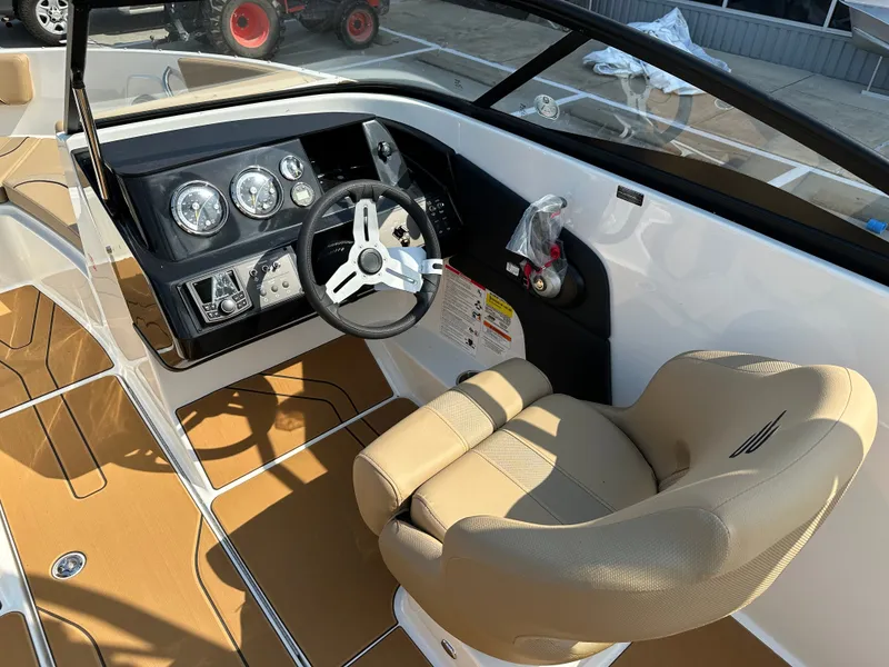 Slide: The Image of Bayliner V20i 2026 - 42