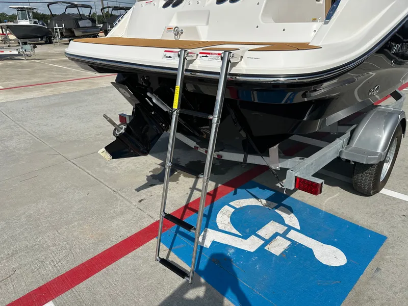 Slide: The Image of Bayliner V20i 2026 - 31