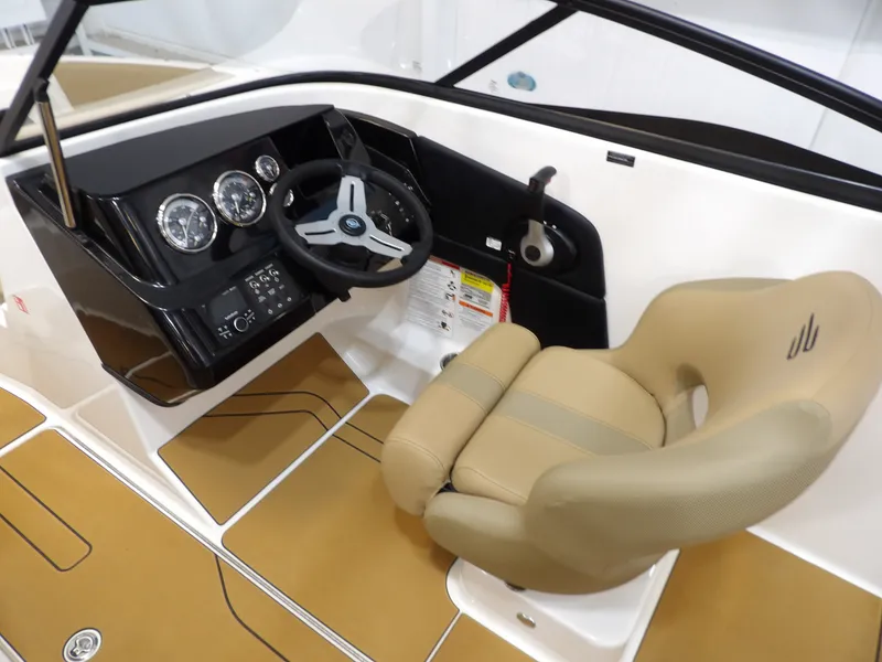 Slide: The Image of Bayliner V20i 2026 - 17