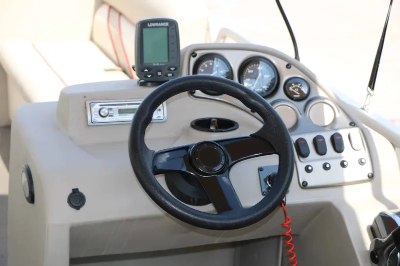Slide: The Image of Lowe Sun Cruiser GS 202 2011 - 20