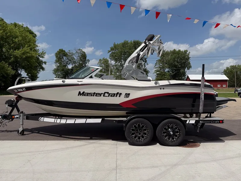 The Image of MasterCraft X10 2015 - 1