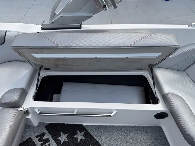 Slide: The Image of MasterCraft X10 2015 - 29