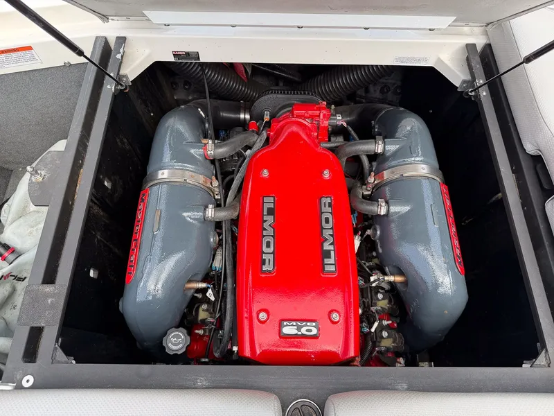 Slide: The Image of MasterCraft X10 2015 - 34