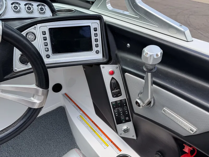 Slide: The Image of MasterCraft X10 2015 - 21