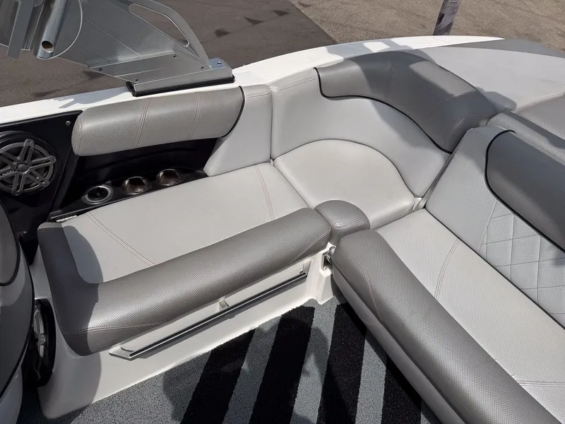 Slide: The Image of MasterCraft X10 2015 - 14