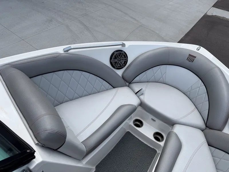 Slide: The Image of MasterCraft X10 2015 - 24