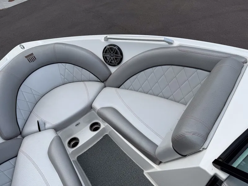 Slide: The Image of MasterCraft X10 2015 - 25