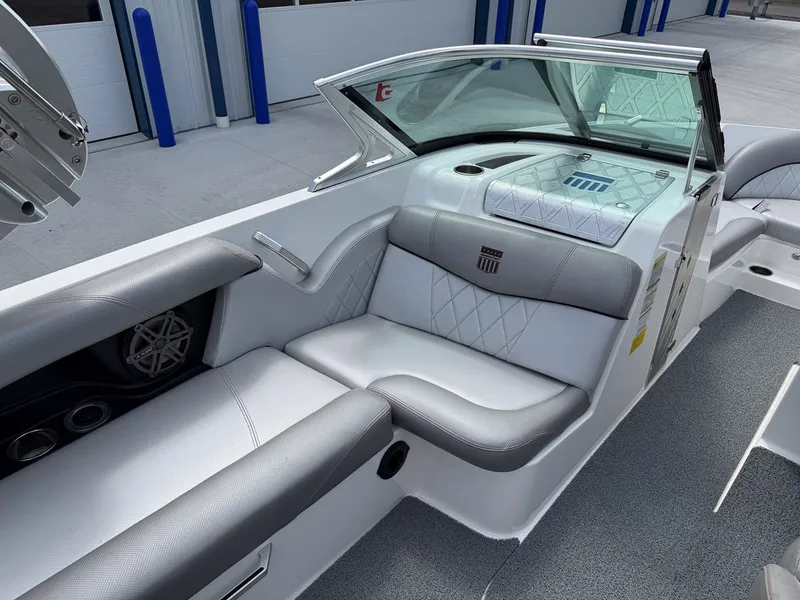 Slide: The Image of MasterCraft X10 2015 - 17