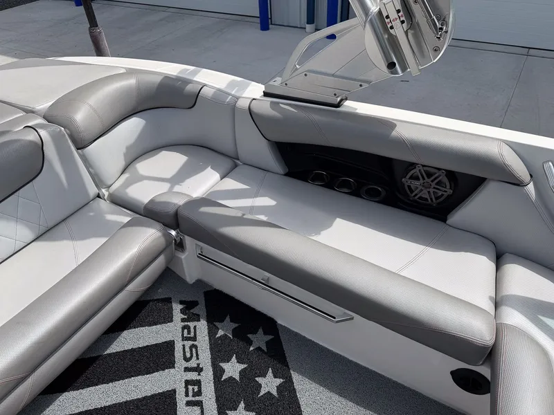 Slide: The Image of MasterCraft X10 2015 - 15