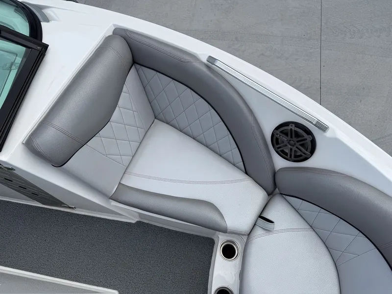 Slide: The Image of MasterCraft X10 2015 - 26