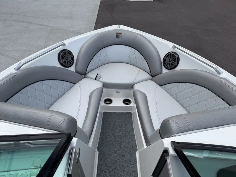 Slide: The Image of MasterCraft X10 2015 - 23
