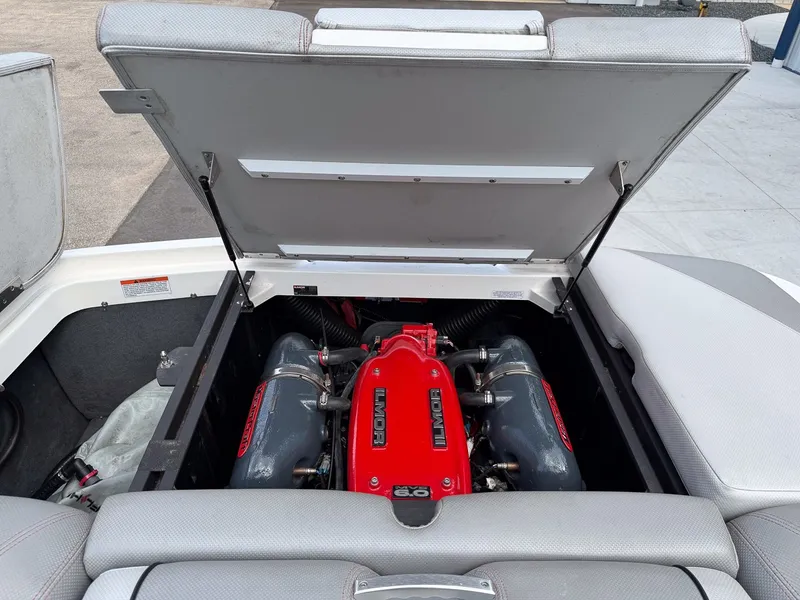 Slide: The Image of MasterCraft X10 2015 - 33