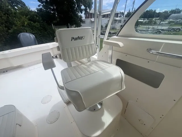 Slide: The Image of Parker Marine 2510 Parker 2007 - 14
