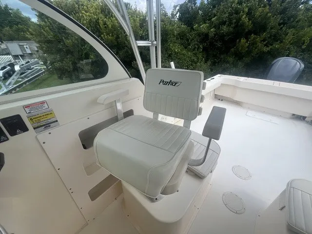 Slide: The Image of Parker Marine 2510 Parker 2007 - 13
