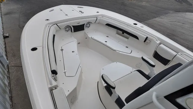 Slide: The Image of Tidewater 256 CC Adventure 2021 - 10