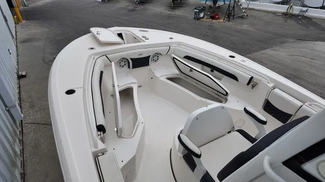 Slide: The Image of Tidewater 256 CC Adventure 2021 - 9