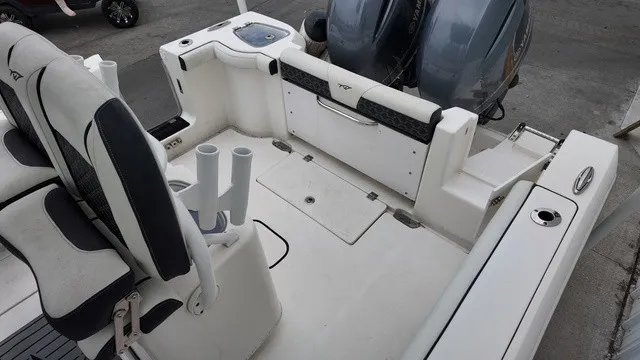 Slide: The Image of Tidewater 256 CC Adventure 2021 - 3
