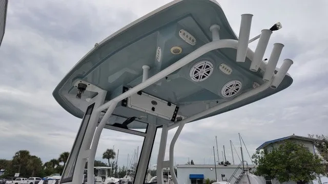 Slide: The Image of Tidewater 256 CC Adventure 2021 - 6