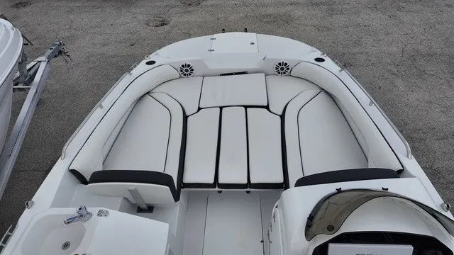Slide: The Image of Stingray 20 SC 2027 - 9