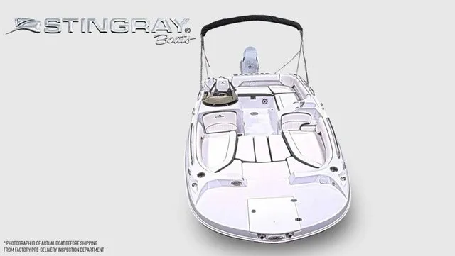 Slide: The Image of Stingray 20 SC 2027: Sleek design with spacious deck, perfect for leisure activities on the water. - 15