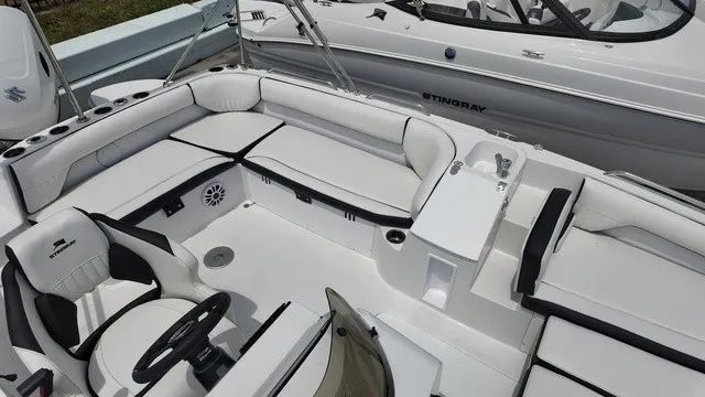 Slide: The Image of Stingray 20 SC 2027 - 3