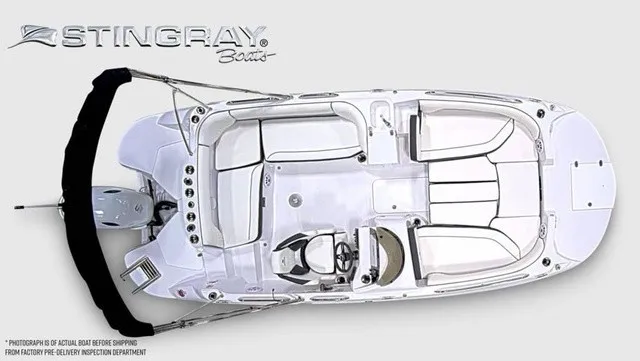 Slide: The Image of Stingray 20 SC 2027: Sleek design with spacious deck, comfortable seating, and modern features. - 21