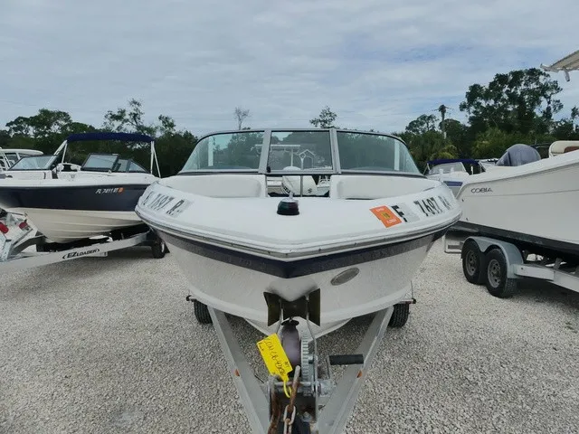 Slide: The Image of Rinker 186 Captiva Bowrider 2016 - 2