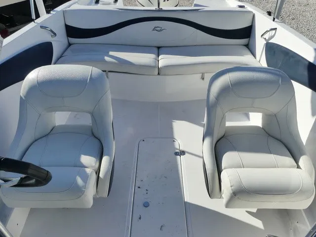 Slide: The Image of Rinker 186 Captiva Bowrider 2016 - 10