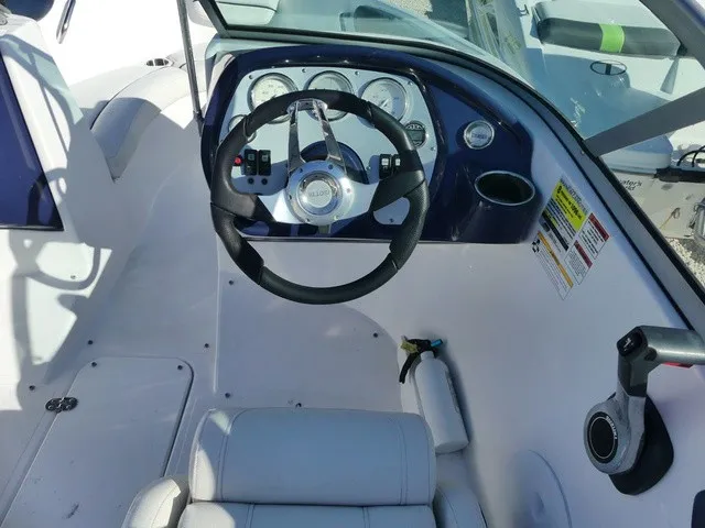 Slide: The Image of Rinker 186 Captiva Bowrider 2016 - 8