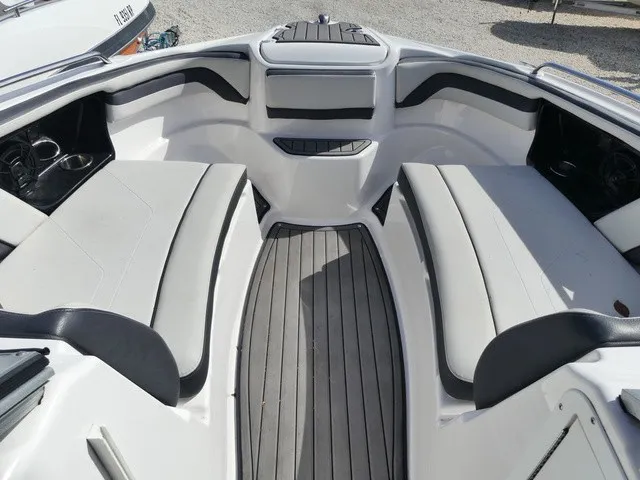Slide: The Image of Yamaha 242 Limited S 2017 - 12