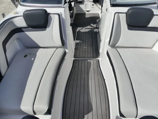 Slide: The Image of Yamaha 242 Limited S 2017 - 17