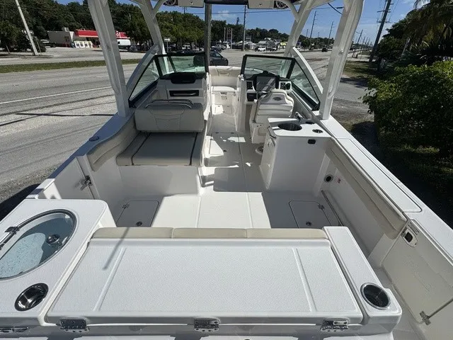 Slide: The Image of Robalo R257 Dual Console 2026 - 2