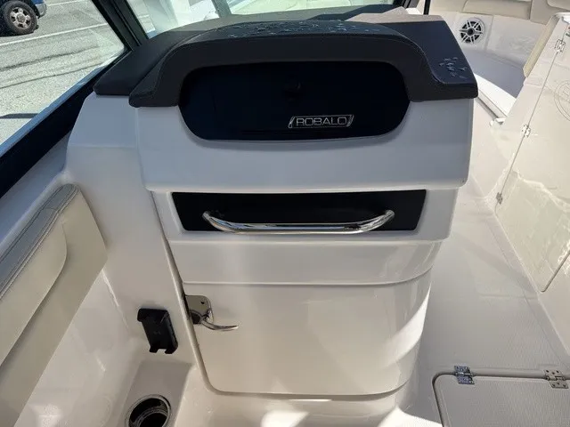 Slide: The Image of Robalo R257 Dual Console 2026 - 11