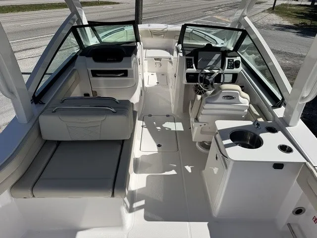 Slide: The Image of Robalo R257 Dual Console 2026 - 4