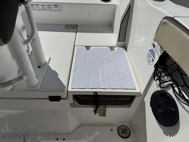 Slide: The Image of Yamaha 222 FSH Sport E 2023 - 19