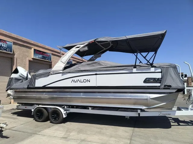 The Image of Avalon Catalina Quad Lounger Shift 25 FT 2026 - 1