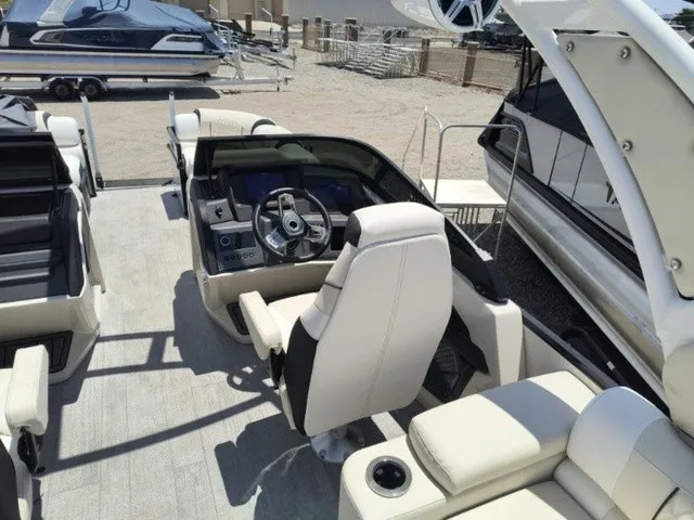 Slide: The Image of Avalon Catalina Quad Lounger Shift 25 FT 2026 - 26