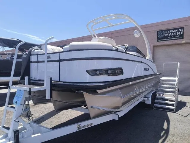 Slide: The Image of Avalon Catalina Quad Lounger Shift 25 FT 2026 - 5