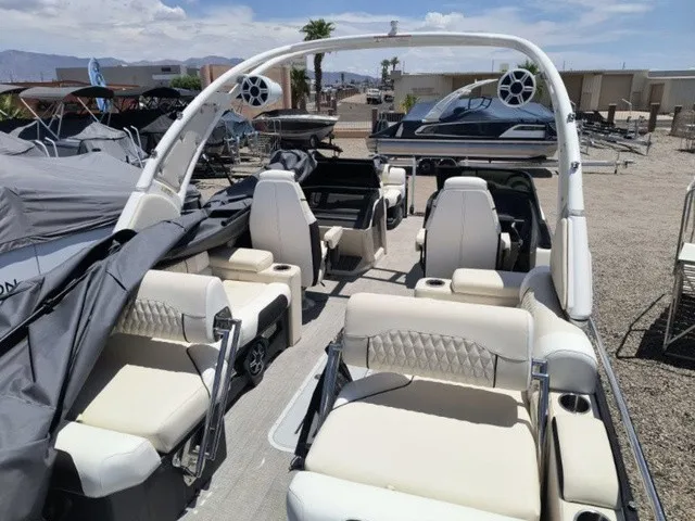 Slide: The Image of Avalon Catalina Quad Lounger Shift 25 FT 2026 - 25