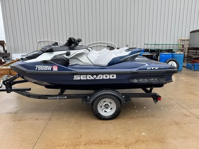 The Image of Sea-Doo GTX Limited 300 2023 - 1