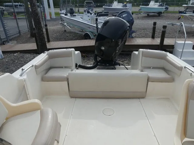 Slide: The Image of Scout 210 Dorado 2022 - 15