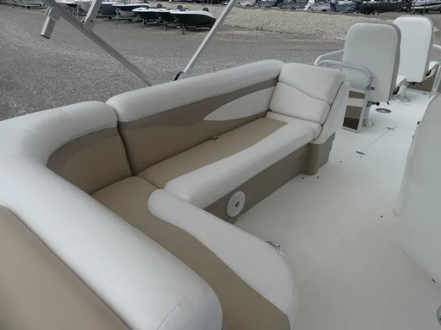Slide: The Image of Southwind 229L 2013 - 18
