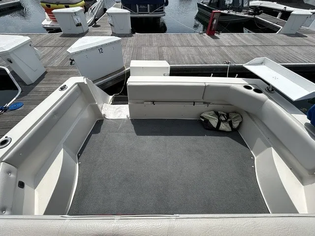 Slide: The Image of Cruisers Yachts 3270 Esprit 1989 - 5