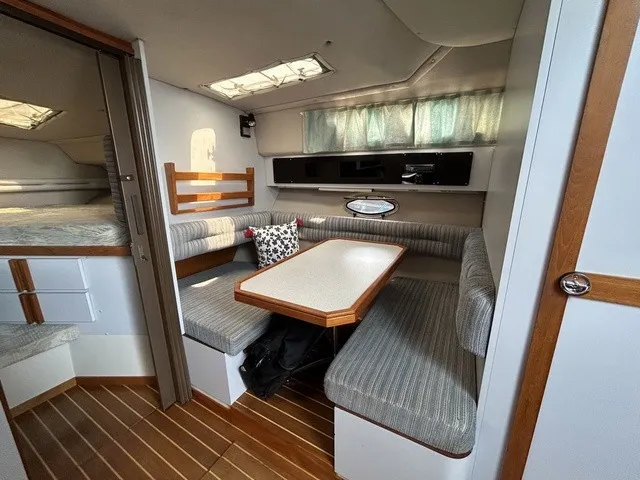 Slide: The Image of Cruisers Yachts 3270 Esprit 1989 - 17